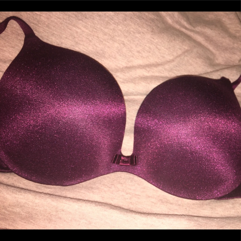 Victoria’s Secret wireless push up plunge bra! 34B